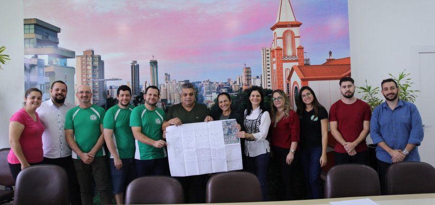 Prefeitura apresenta projeto da nova sede da Associa&ccedil;&atilde;o de Surdos de Chapec&oacute;