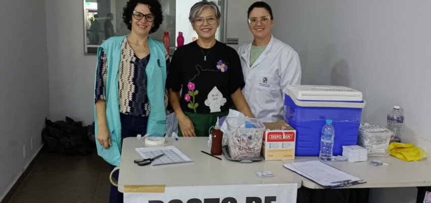 Secretaria de Sa&uacute;de vacinou mais de mil pessoas no final de semana