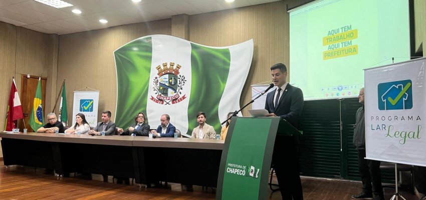 Mais 87 famílias recebem matrículas imobiliárias em Chapecó