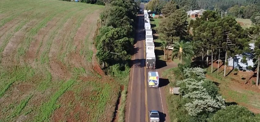 Chapec&oacute; j&aacute; mandou 19 caminh&otilde;es e carretas de donativos para o RS