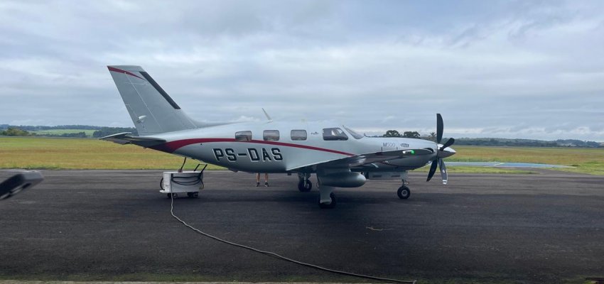 Mais de uma tonelada de medicamentos de Chapec&oacute; v&atilde;o de avi&atilde;o e caminh&atilde;o para o RS
