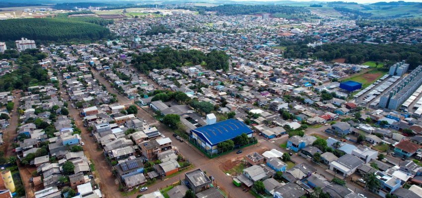 EPC Cyro Sosnosky comemora 25 anos e homenageia funcion&aacute;rios