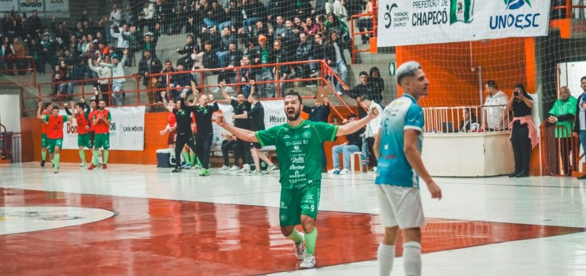 Prefeitura de Chapec&oacute;/Chapecoense Futsal/Unoesc vence cl&aacute;ssico contra a Xaxiense