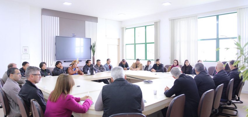 Prefeitura realiza reuni&atilde;o com MPF, Funai e caciques ind&iacute;genas