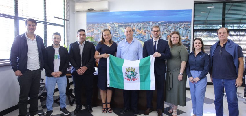 Empresa h&uacute;ngara inaugura planta industrial em Chapec&oacute;