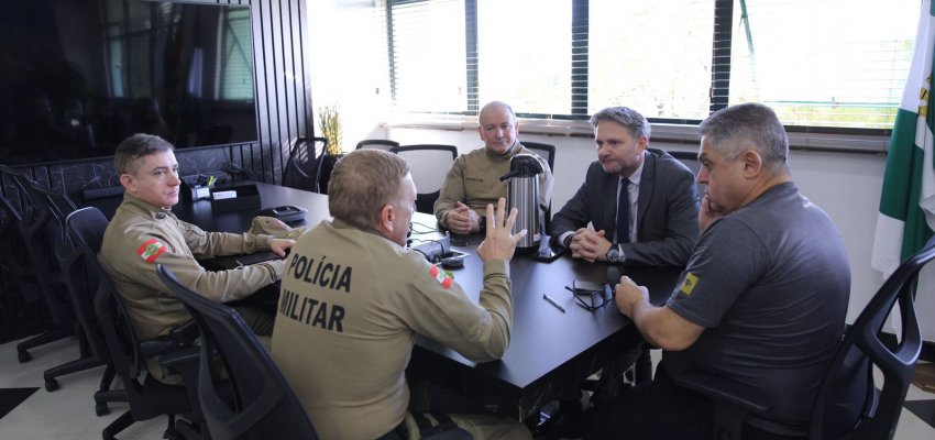 Prefeito recebe comandante geral da Pol&iacute;cia Militar de SC
