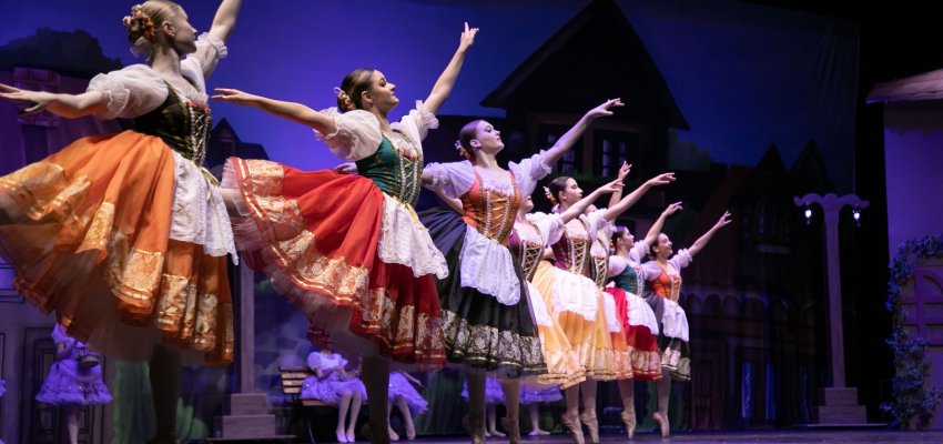 Escola de Artes de Chapec&oacute; completa 45 anos com Espet&aacute;culo �ArteConex&atilde;o�