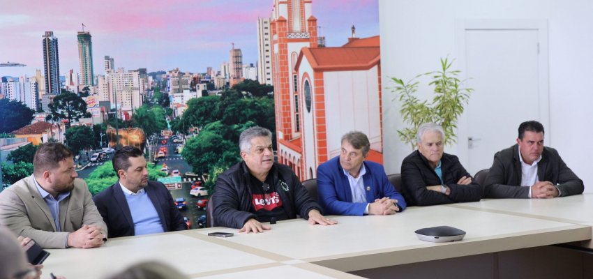 Comitiva de Toledo-PR vem conhecer a&ccedil;&otilde;es inovadoras de Chapec&oacute; como o programa M&atilde;o Amiga