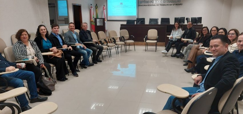 CEREST Regional de Chapec&oacute; participou de capacita&ccedil;&atilde;o sobre preven&ccedil;&atilde;o de acidentes com am&ocirc;nia