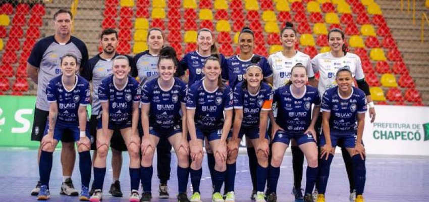 PMC/Female/Uno sofre rev&eacute;s fora de casa e se despede da Liga Feminina de Futsal
