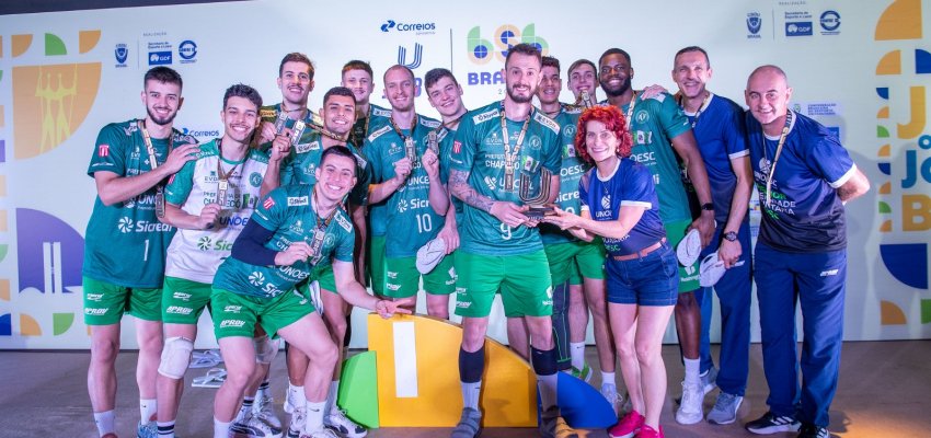 Voleibol masculino de Chapec&oacute; conquista t&iacute;tulo do Brasileiro Universit&aacute;rio