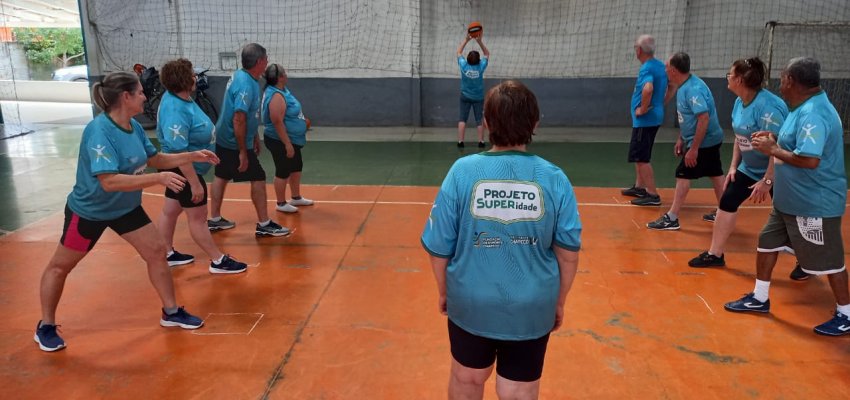 Funda&ccedil;&atilde;o de Esporte realiza Torneio de Basquete Rel&oacute;gio da Superidade