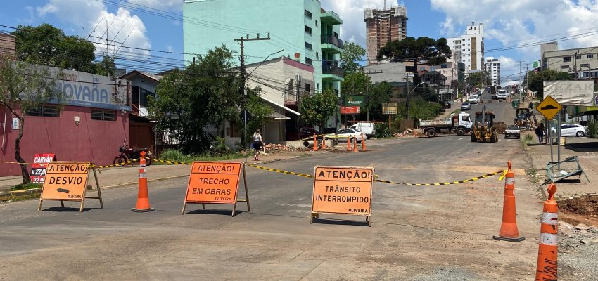 Inicia nova etapa de alargamento da rua Borges de Medeiros