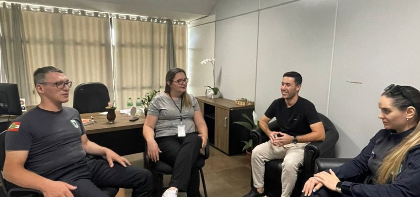 Reuni&atilde;o planejamento a&ccedil;&otilde;es Programa M&atilde;o Amiga