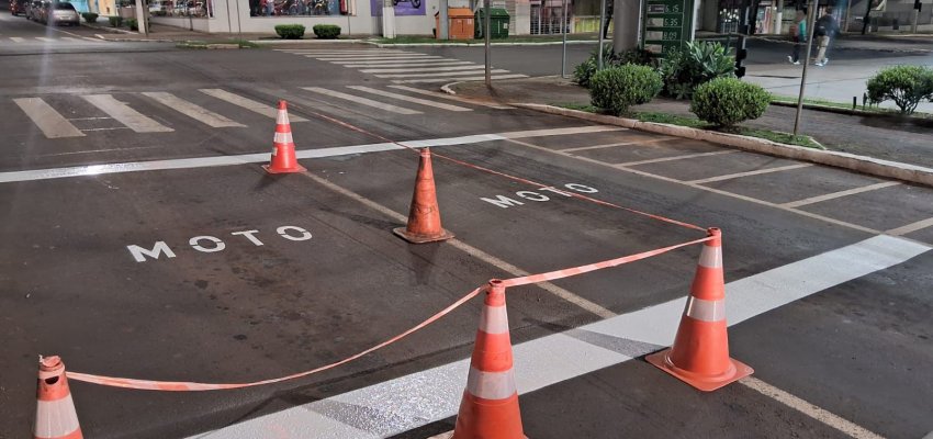 Chapecó amplia espaços prioritários para motos nos semáforos