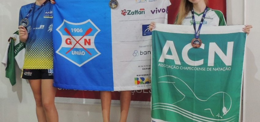 Nadadora chapecoense conquista medalha no Sulbrasileiro