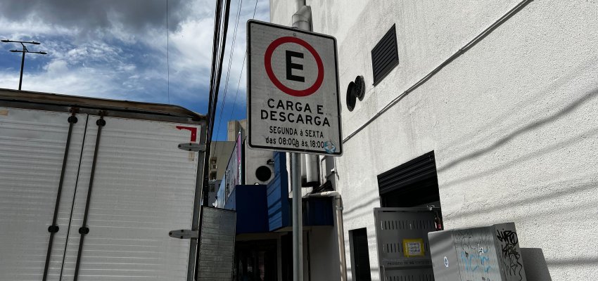 Prefeitura define novos horários de carga e descarga na região Central de Chapecó