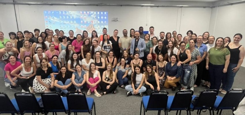 Equipe de sa&uacute;de participa de capacita&ccedil;&atilde;o sobre m&iacute;dias sociais