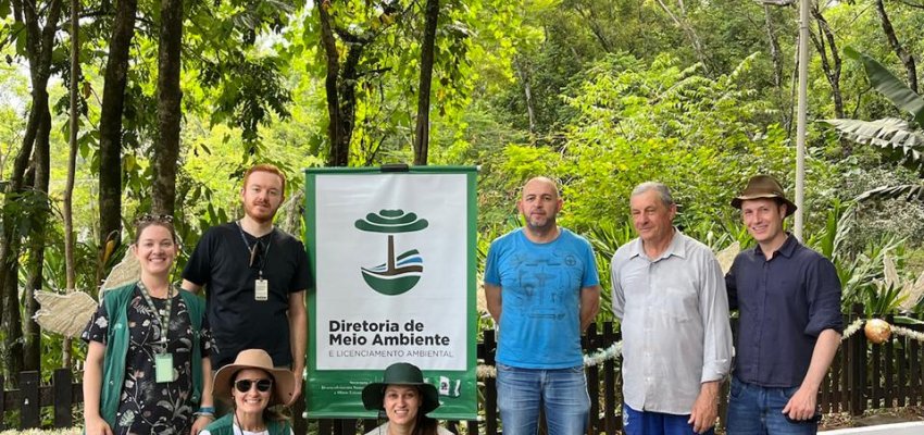 Prefeitura realiza plantio de mudas de árvores nativas no Ecoparque