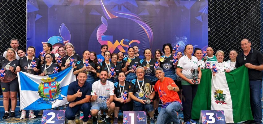 Prefeito em exercício visita delegação de Chapecó nos JASC