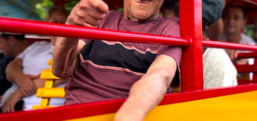 CCI promove passeio de trem para idosos