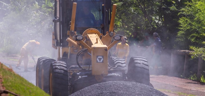 Iniciam as obras do asfalto no Distrito de Goio-&Ecirc;n