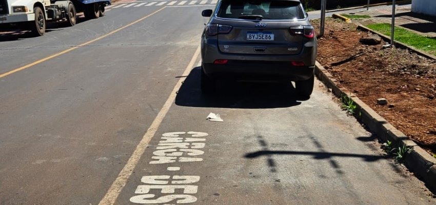 Equipamento de fiscaliza&ccedil;&atilde;o eletr&ocirc;nica &eacute; instalado na Rua Jonh Kennedy