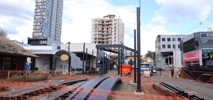 Obras de cobertura do Boulevard Benjamin Constant est&atilde;o em andamento