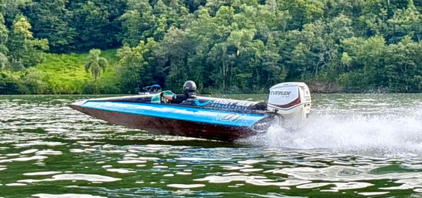 Com pilotos de cinco pa&iacute;ses provas de Moton&aacute;utica atra&iacute;ram oito mil pessoas em Chapec&oacute;