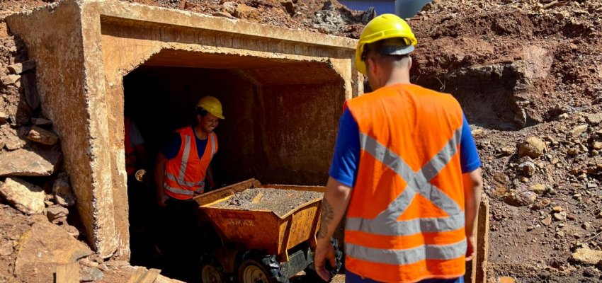 Prefeitura de Chapecó prossegue com limpeza de galerias para combater alagamentos 