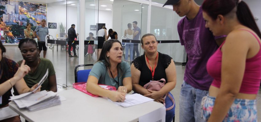 Prefeitura de Chapec&oacute; realiza mutir&atilde;o para entrega de 900 autoriza&ccedil;&otilde;es de exames