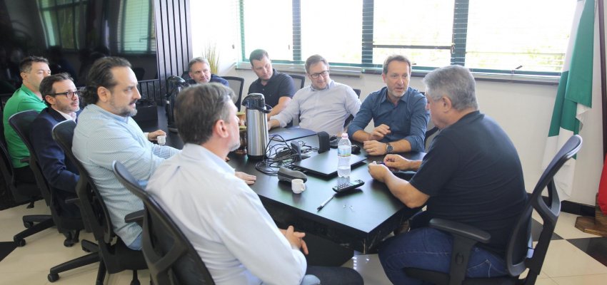 Prefeito recebe representantes da SOMAR Oeste