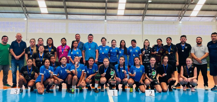 EEB Irene Stonoga fica com o t&iacute;tulo do Futsal feminino do JESC 15 a 17 anos