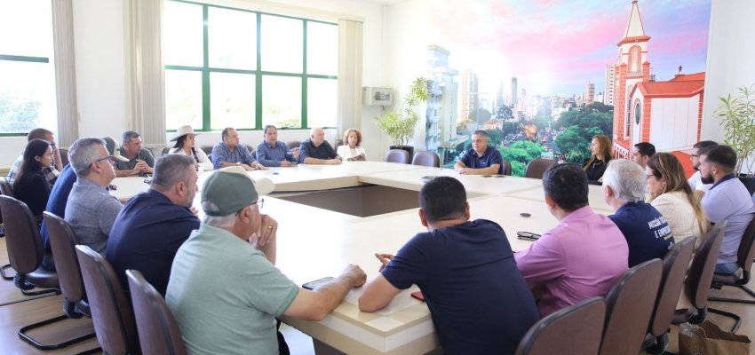 Prefeito de Chapec&oacute; recebe comitiva do Acre