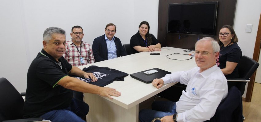 Representantes da Cruz Azul do Brasil visitam Chapec&oacute; para conhecer programa M&atilde;o Amiga