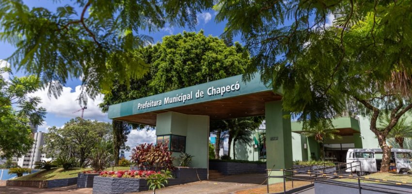 Prefeitura de Chapec&oacute; realiza evento dos 100 dias de governo e lan&ccedil;a novo pacote de obras