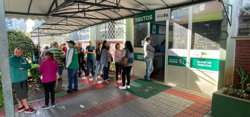 Emissão de carnês do IPTU terá atendimento presencial neste sábado