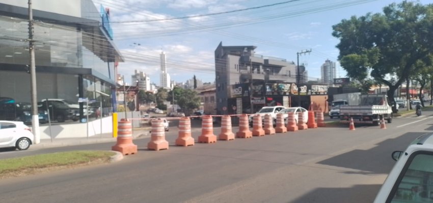 Cruzamento na avenida General Os&oacute;rio &eacute; fechado