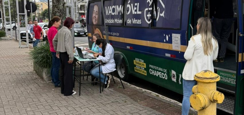 Vacim&oacute;vel aplicou 706 doses no s&aacute;bado e domingo