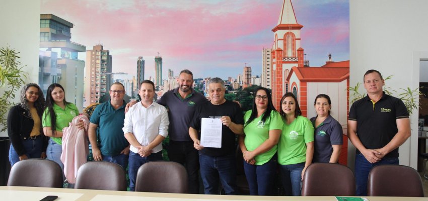 Prefeitura realiza cess&atilde;o de uso do Parque do Belvedere para associa&ccedil;&atilde;o de moradores