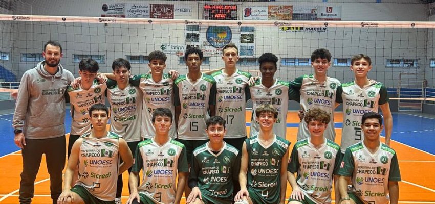 Voleibol masculino de Chapec&oacute; vence etapa da Liga Oeste