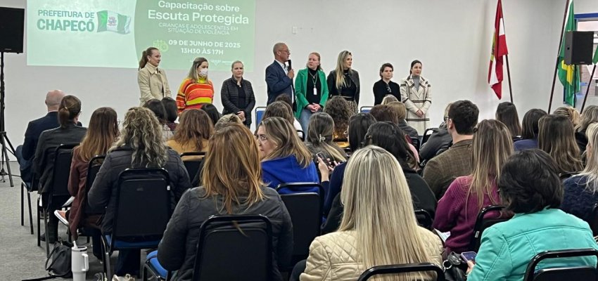 Prefeitura de Chapec&oacute; realiza capacita&ccedil;&atilde;o sobre escuta protegida
