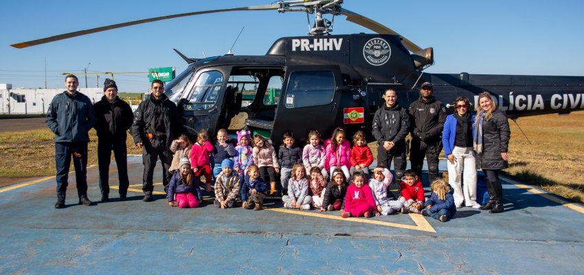 Crian&ccedil;as do CEIM Juninho visitam o SAER