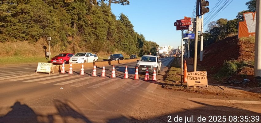 Avenida Attilio  Fontana segue com desvio no sentido Centro/Bairro