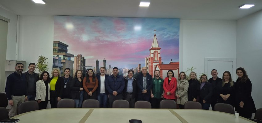 Prefeitura reúne reitores e representantes da educação para fortalecer o "Chapecó Inovadora"