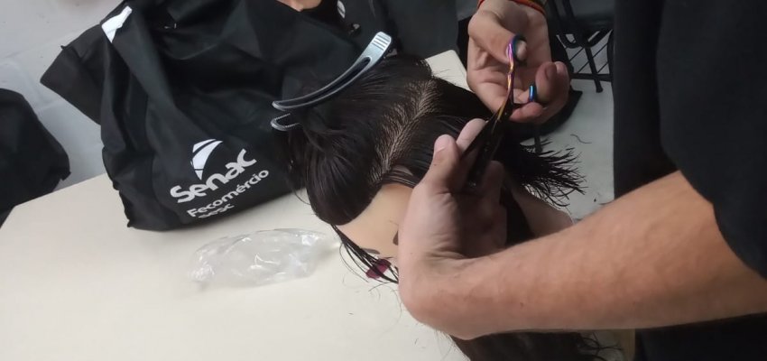 Programa Oportuniza Chapec&oacute; oferece curso de design de cabelo e barba
