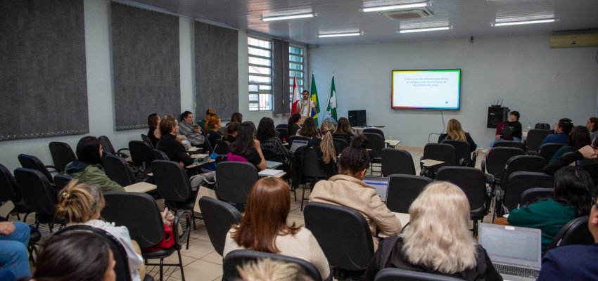 Secretaria de Educa&ccedil;&atilde;o promove forma&ccedil;&atilde;o continuada para professores da Rede Municipal