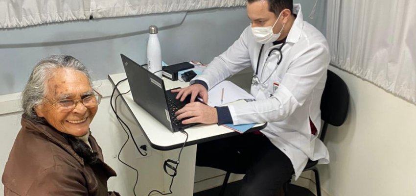 &Ocirc;nibus da Sa&uacute;de facilita vacina&ccedil;&atilde;o, consultas e exames no interior de Chapec&oacute;