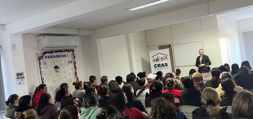 CRAS Semin&aacute;rio re&uacute;ne fam&iacute;lias do Programa Bolsa Fam&iacute;lia 