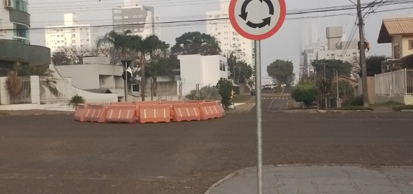 Prefeitura instala novas rotat&oacute;rias